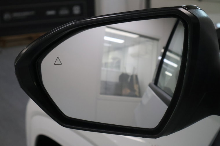 Vehicle Image 35