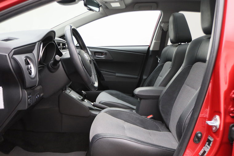 Vehicle Image 12