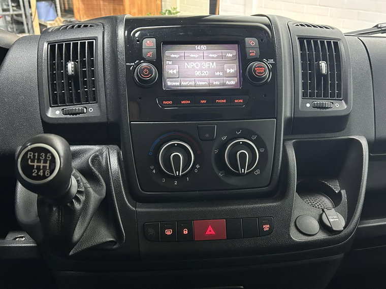 Vehicle Image 28
