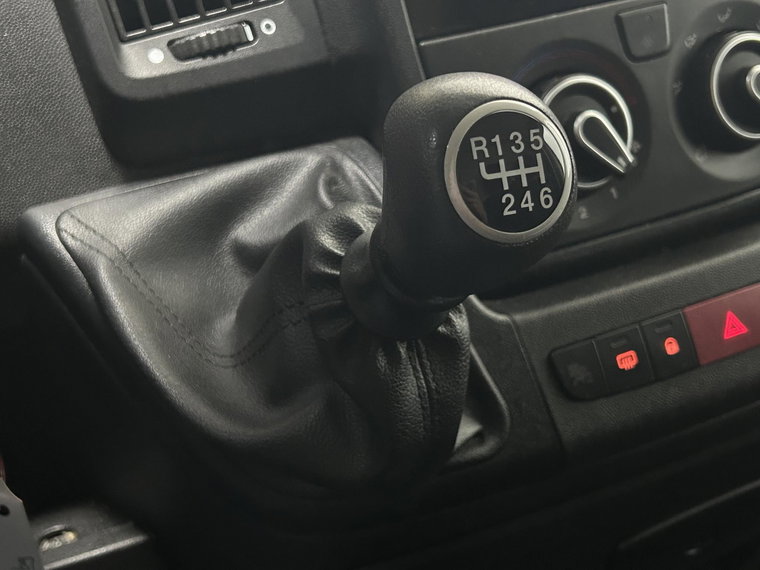Vehicle Image 33