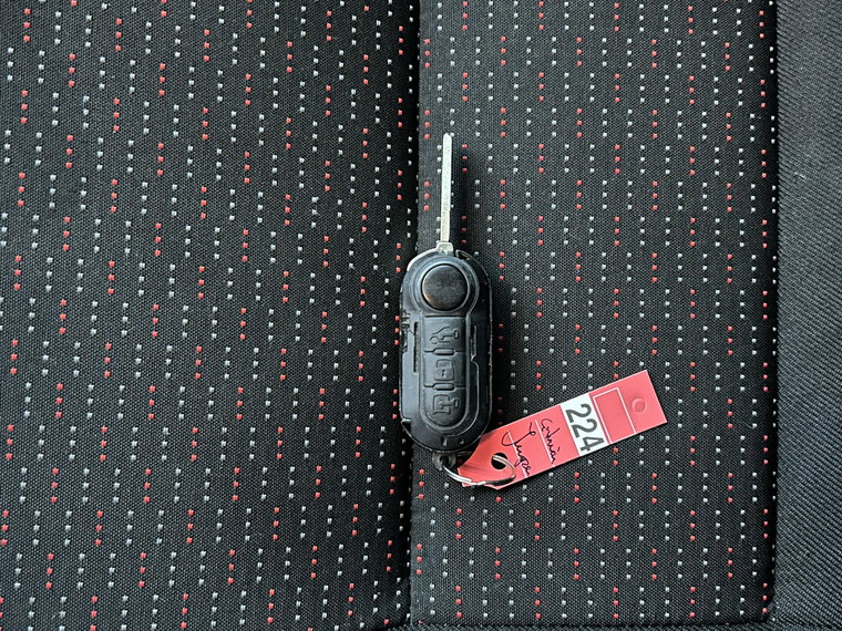 Vehicle Image 38