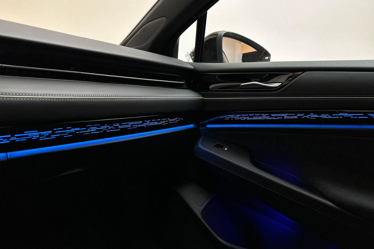 Vehicle Image 18