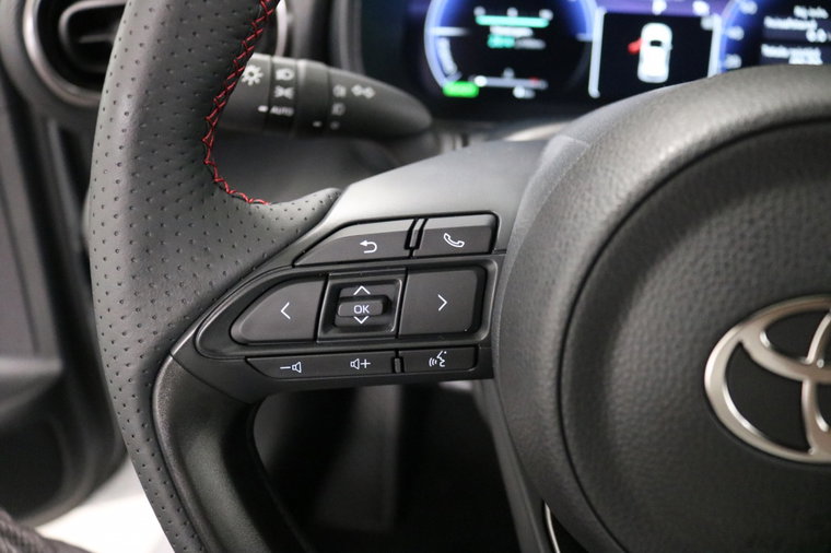 Vehicle Image 15