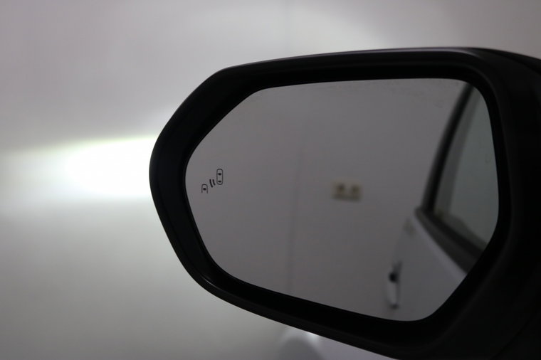 Vehicle Image 25
