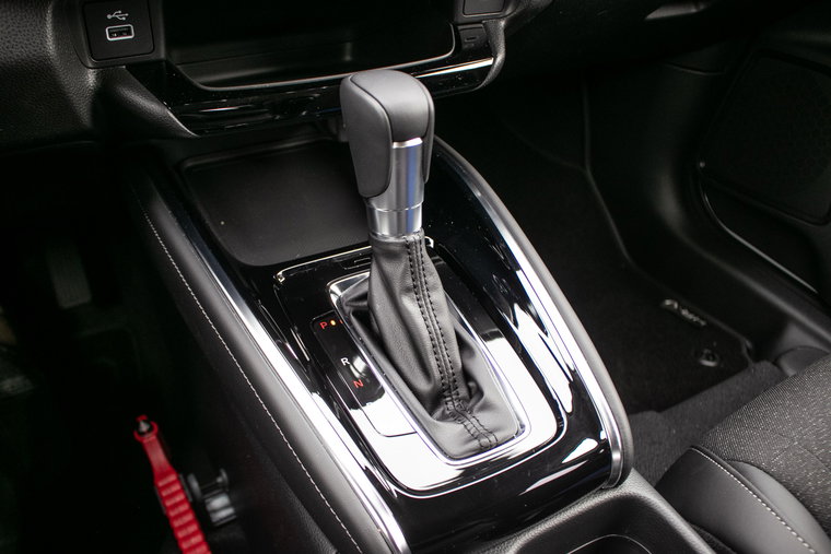 Vehicle Image 25