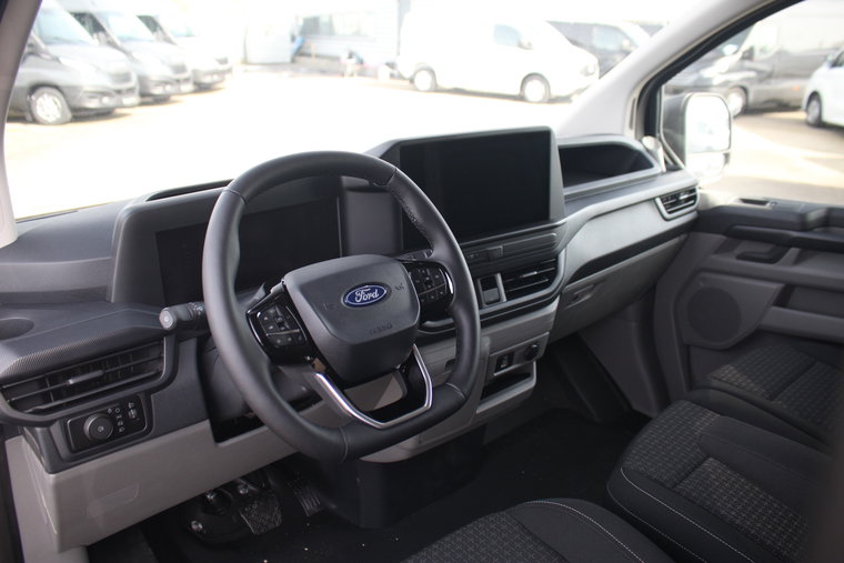 Vehicle Image 13