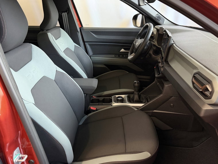 Vehicle Image 30