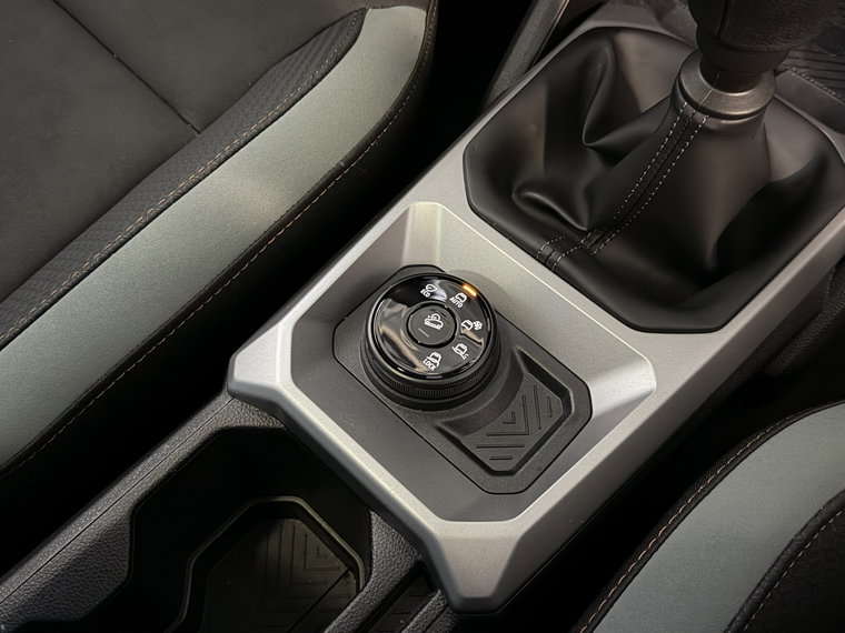 Vehicle Image 37