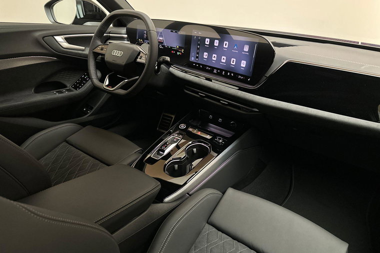 Vehicle Image 14