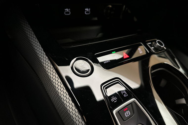 Vehicle Image 37