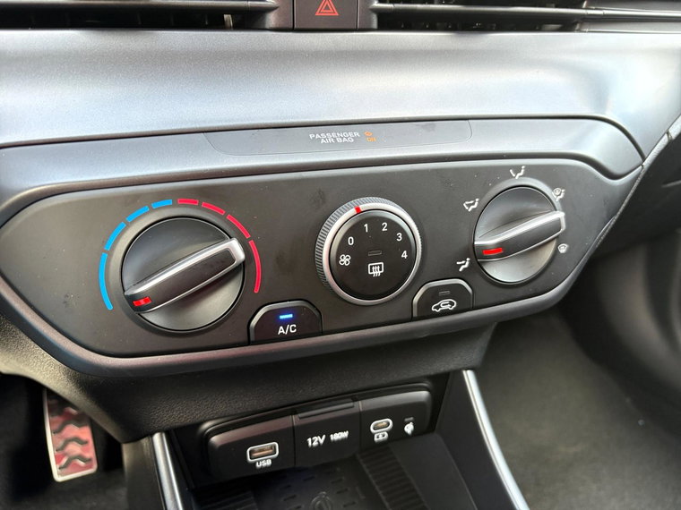 Vehicle Image 24