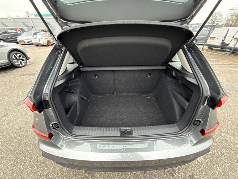 Vehicle Image 22