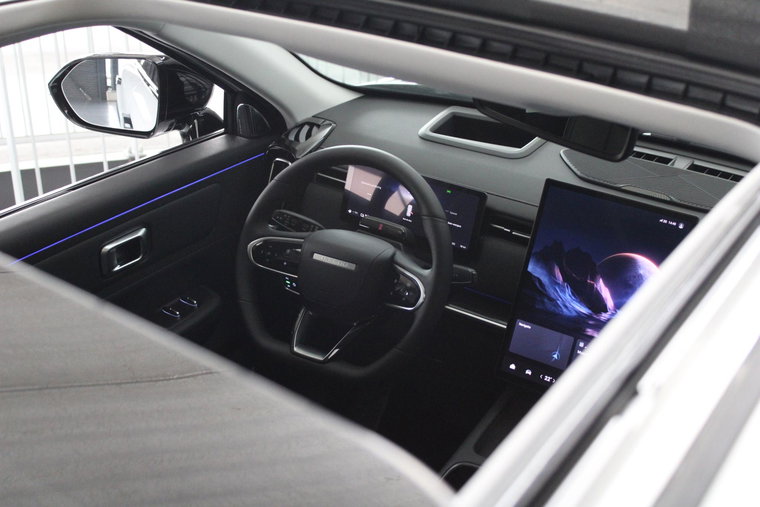 Vehicle Image 32