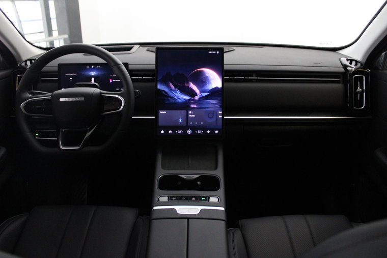 Vehicle Image 8