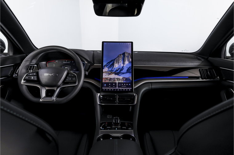 Vehicle Image 4