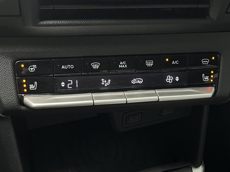 Vehicle Image 28
