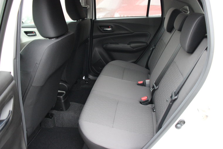 Vehicle Image 9