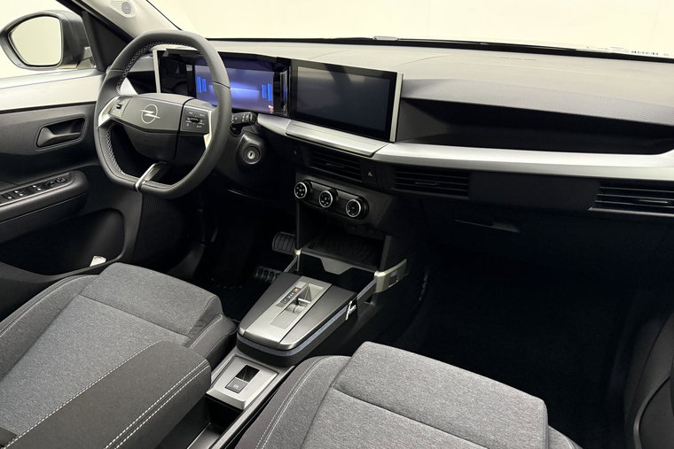 Vehicle Image 15