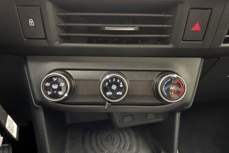 Vehicle Image 28