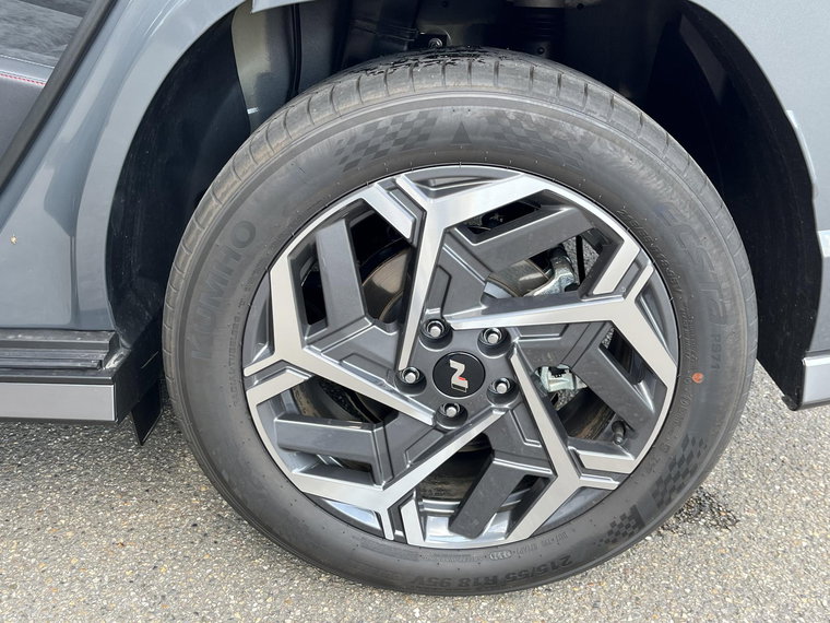 Vehicle Image 11