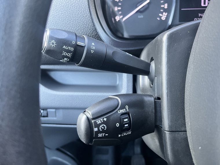 Vehicle Image 29