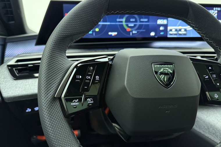 Vehicle Image 22