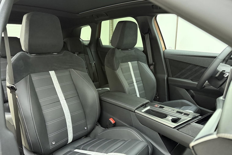 Vehicle Image 13
