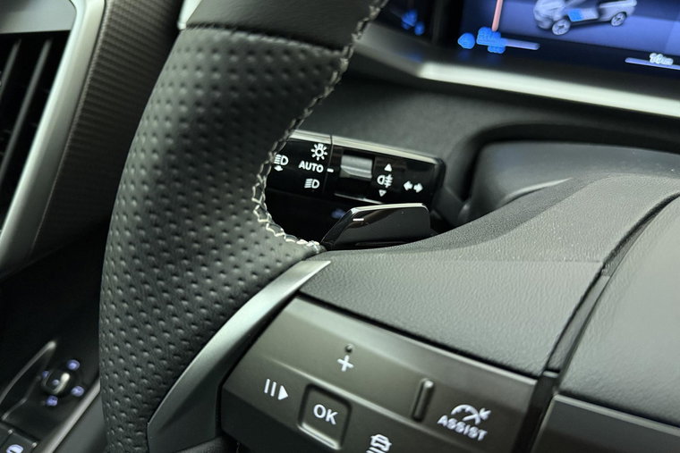 Vehicle Image 38