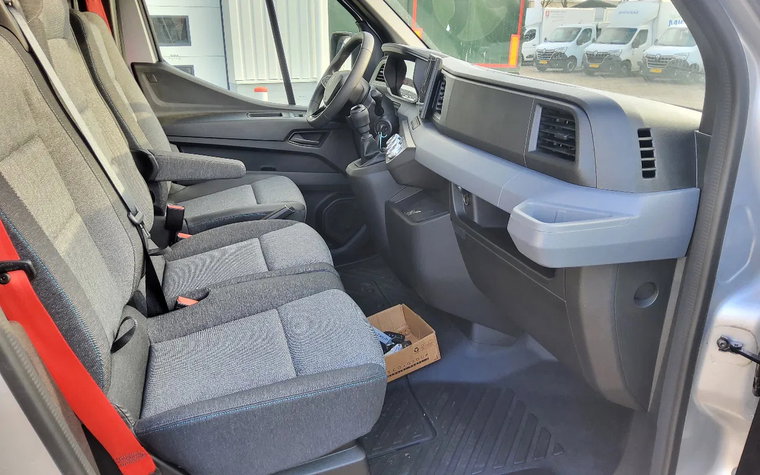 Vehicle Image 13