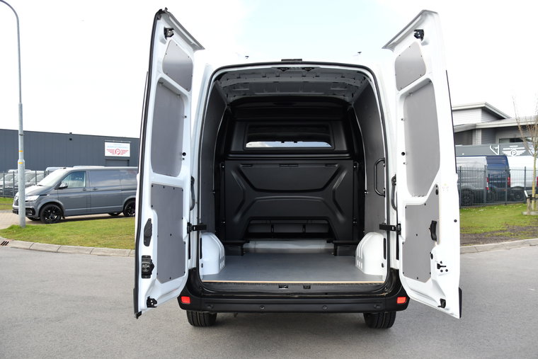 Vehicle Image 32