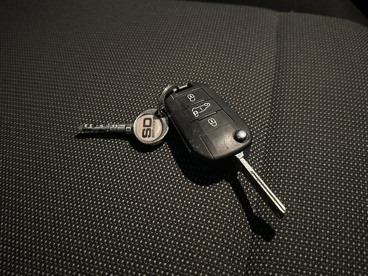 Vehicle Image 18