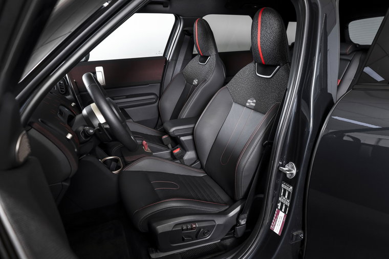 Vehicle Image 7