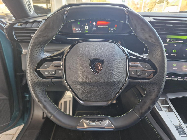 Vehicle Image 17