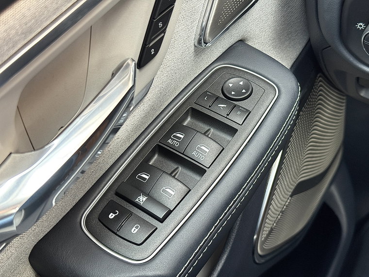 Vehicle Image 39