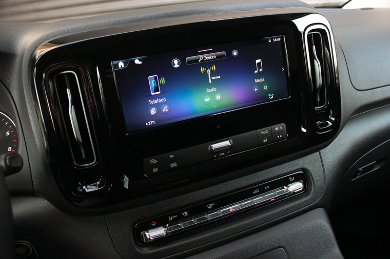 Vehicle Image 19