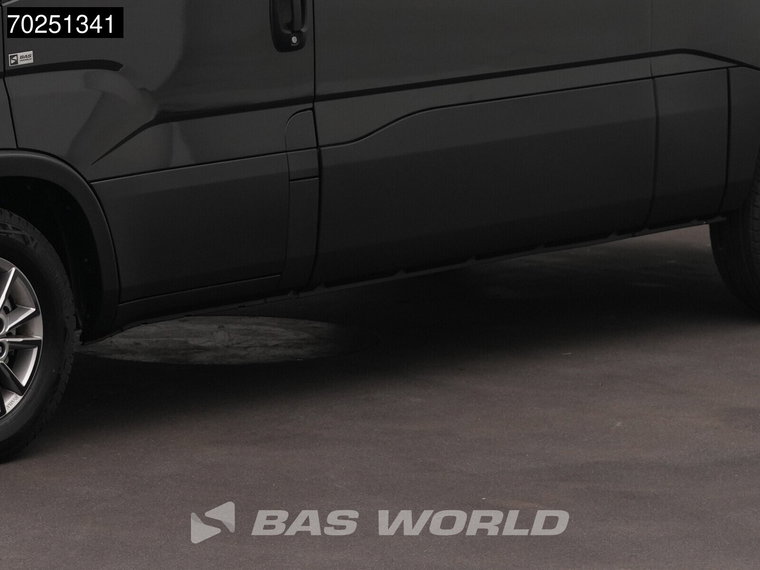Vehicle Image 39