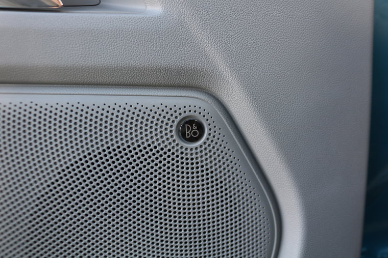 Vehicle Image 32