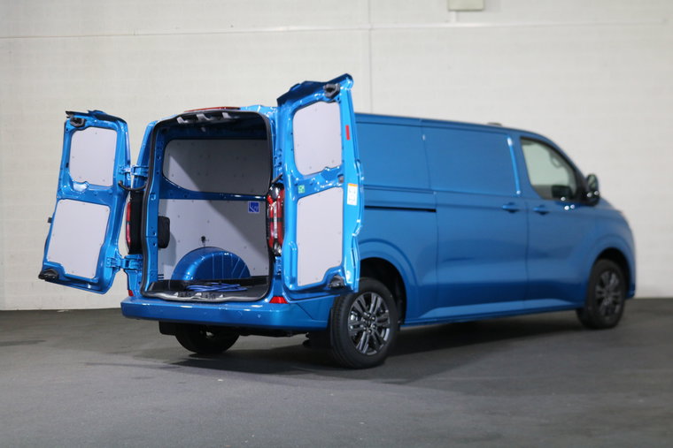 Vehicle Image 9
