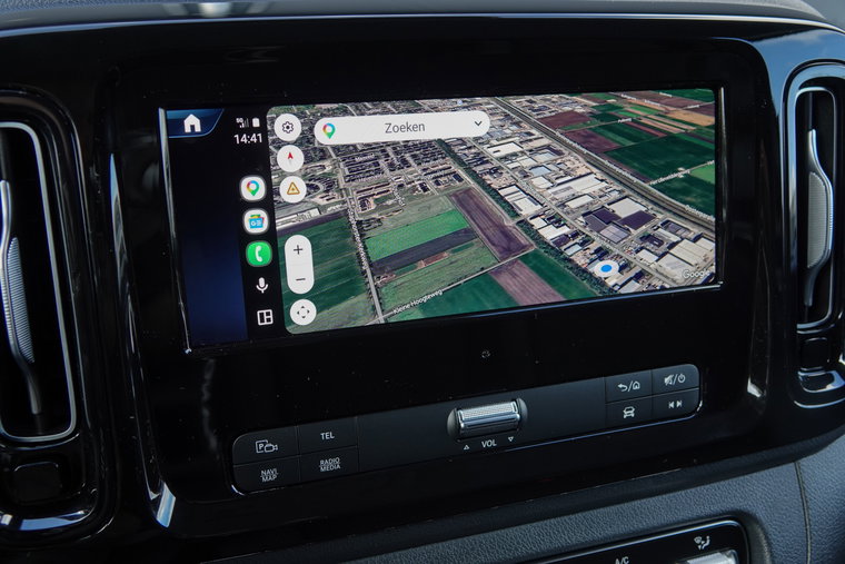 Vehicle Image 12