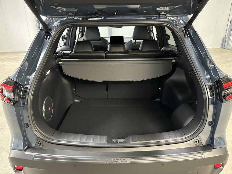 Vehicle Image 25