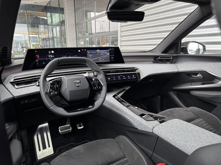 Vehicle Image 35