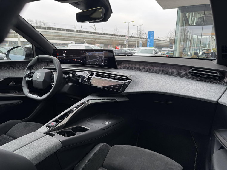 Vehicle Image 37