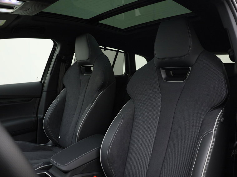 Vehicle Image 33