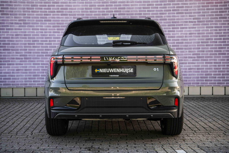 Vehicle Image 8