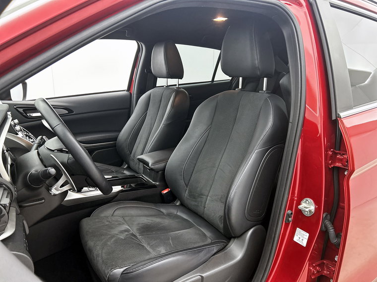 Vehicle Image 38