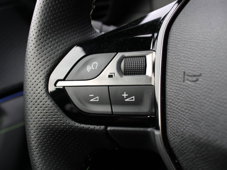 Vehicle Image 28