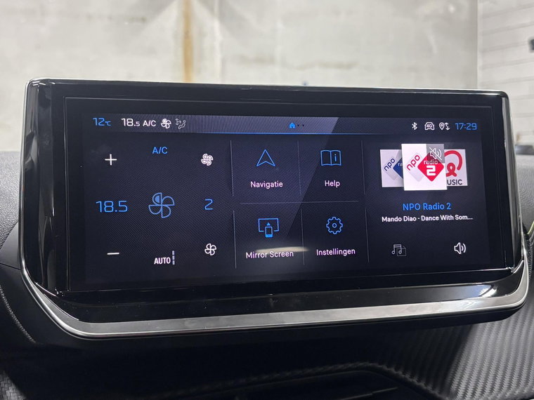 Vehicle Image 36