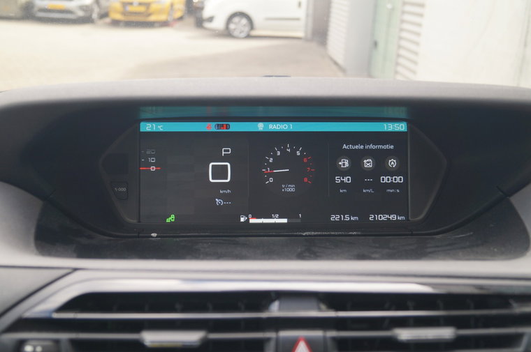 Vehicle Image 13