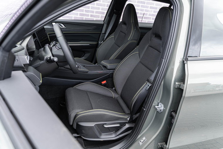 Vehicle Image 38