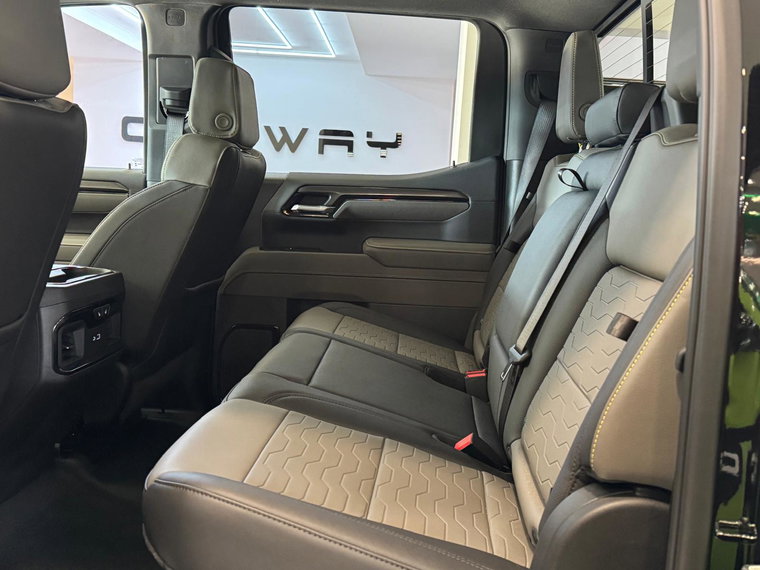 Vehicle Image 36